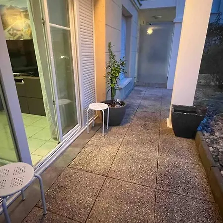 Avec Terrasse à 2 Pas De Montévrain